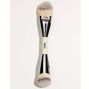 NWT CIELE CREAM AND POWDER BLUSH BRUSH